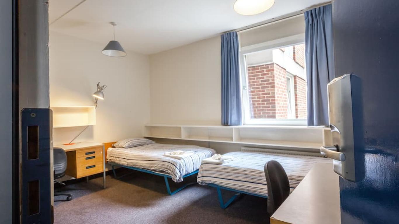 Lse Carr-Saunders Hall