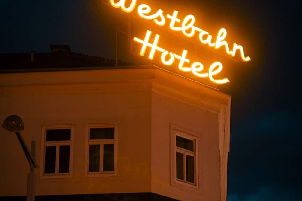 Gebäude