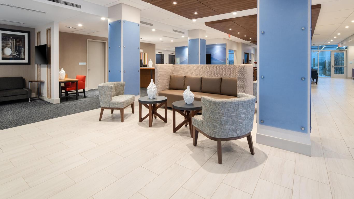 Holiday Inn Express & Suites Murrieta