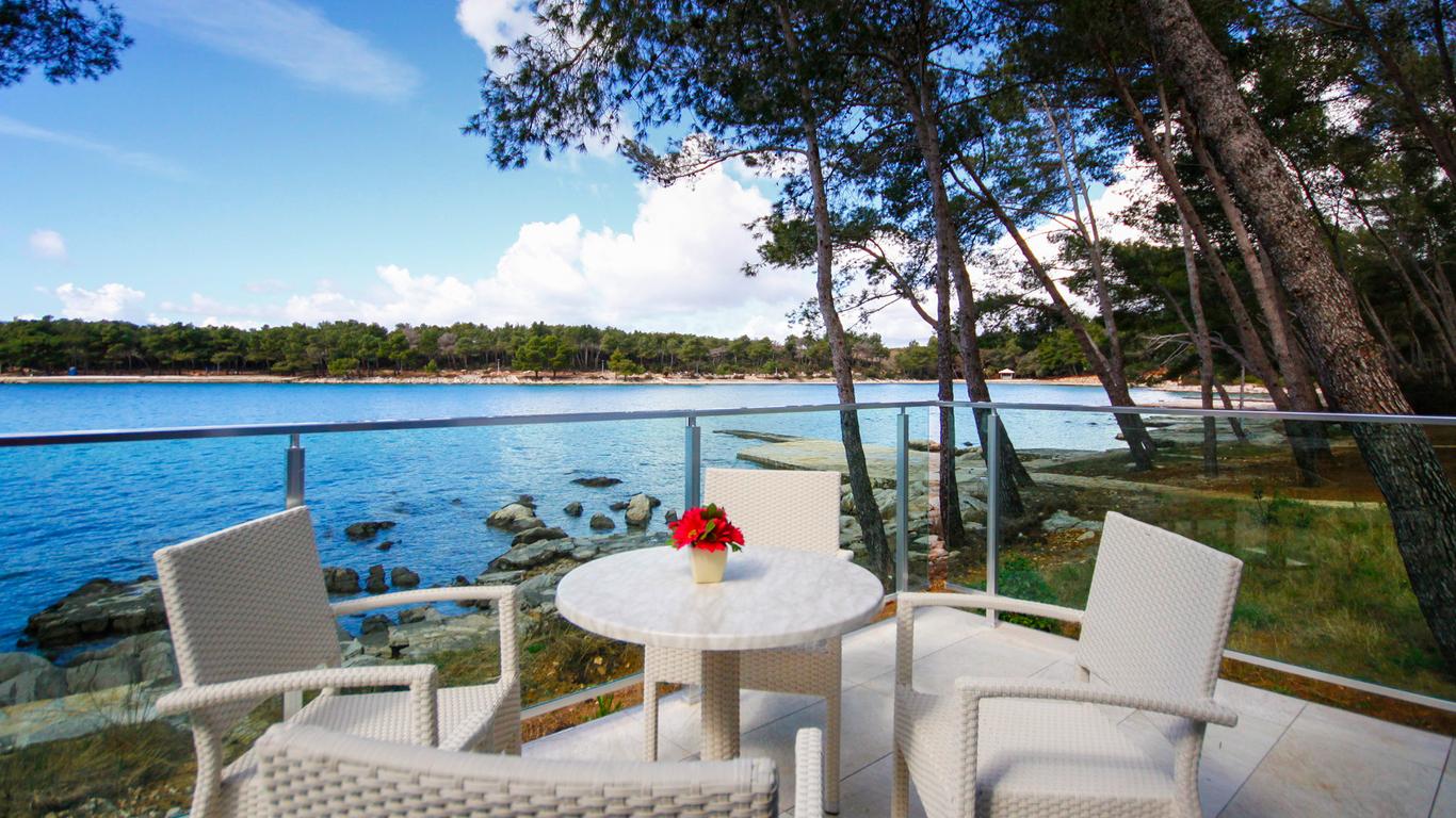 Crvena Luka Resort