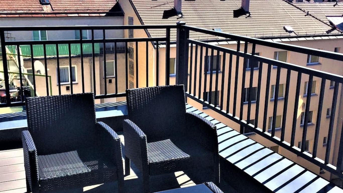 Christiano Apartments