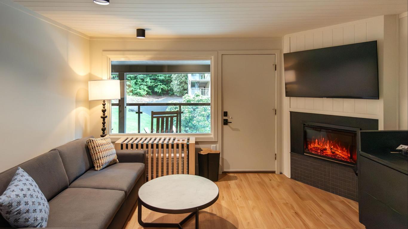 Historic Rocky Waters Inn, A Small Luxury Hotel