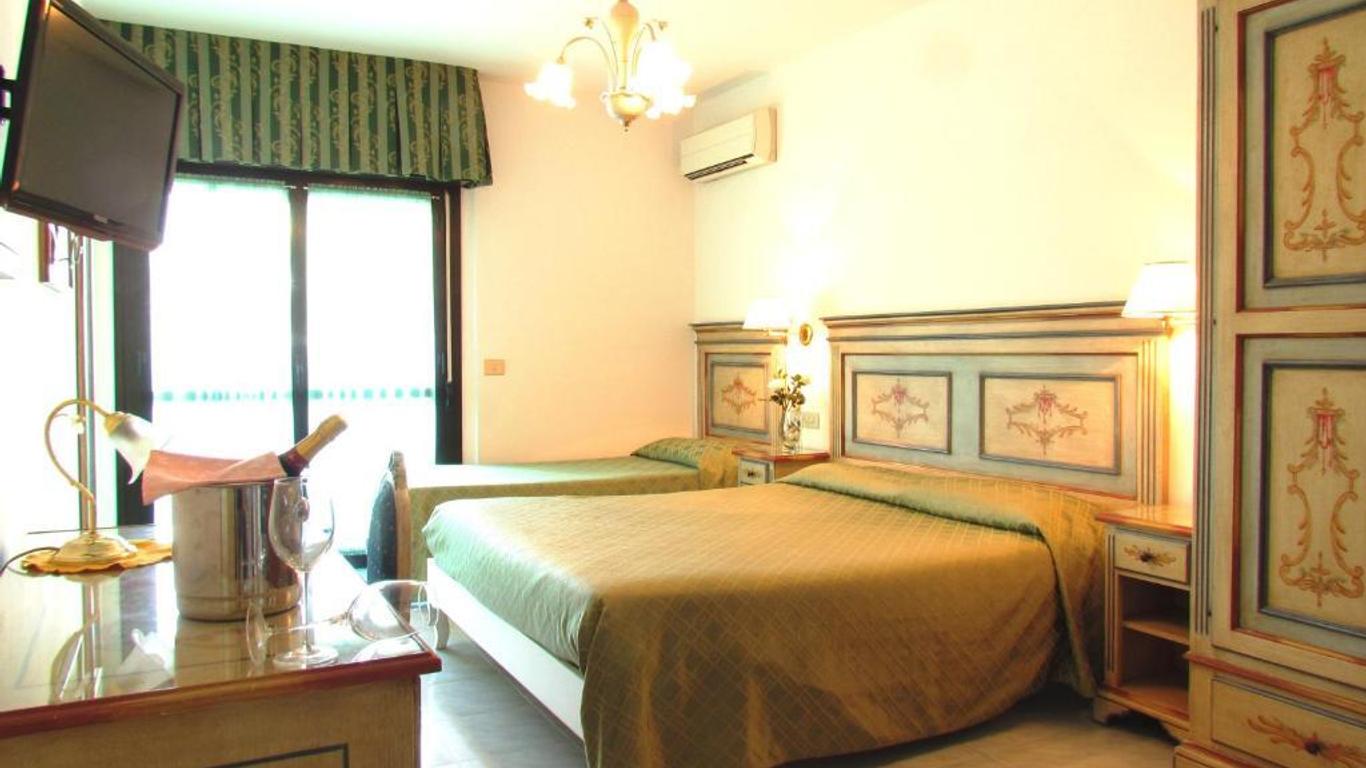 Hotel Oasi