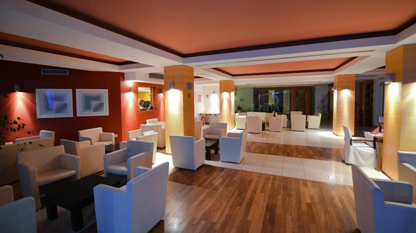 La Luna Hotel